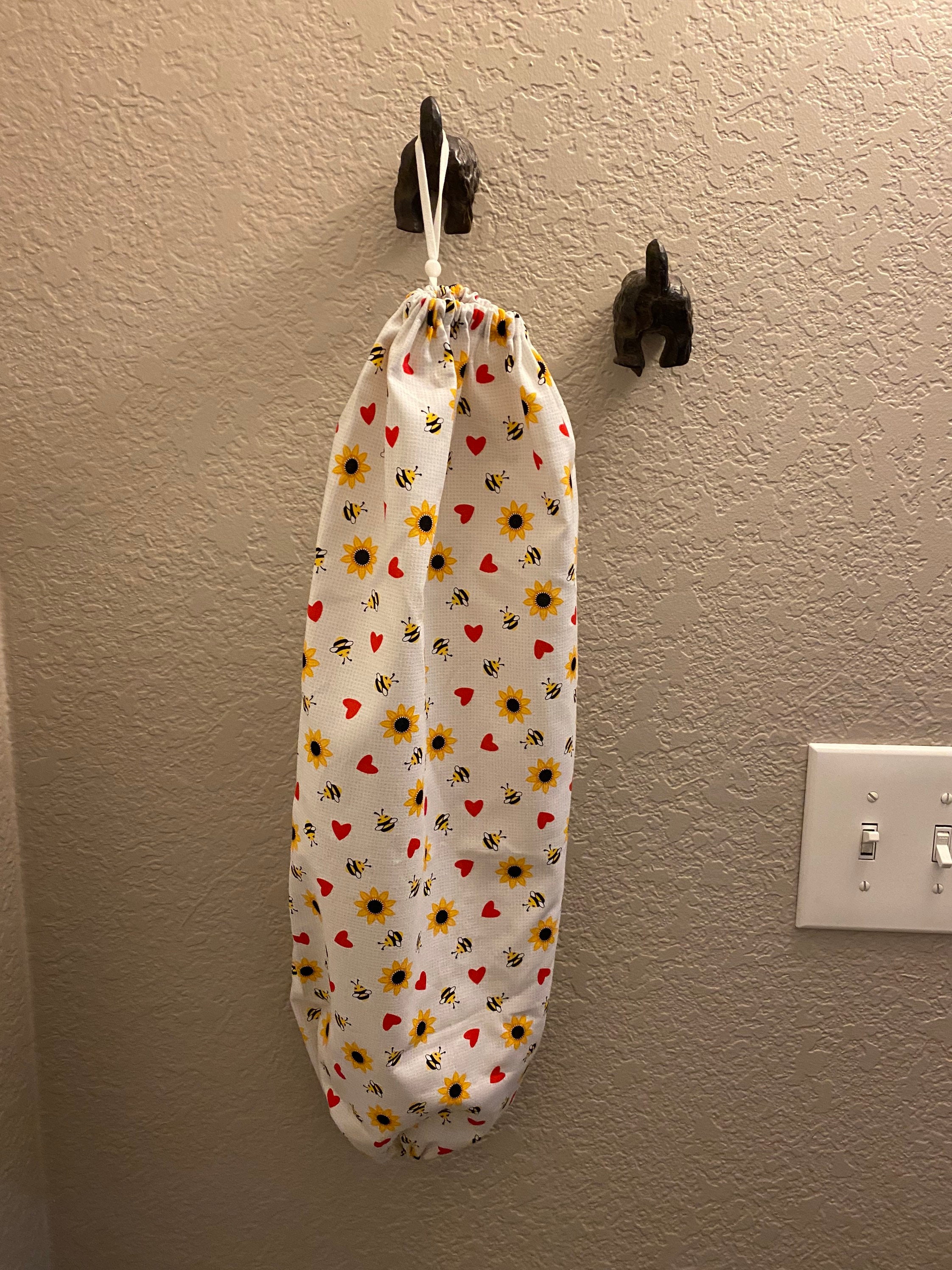 Bees and Hearts Grocery Bag Holder - Image 1